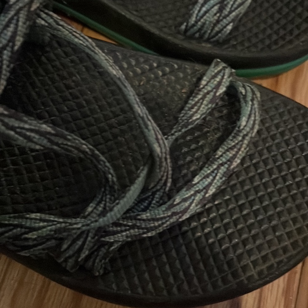 Chacos size 4 Kids (fits similar to a size 6/6.5 W) - Picture 2 of 5